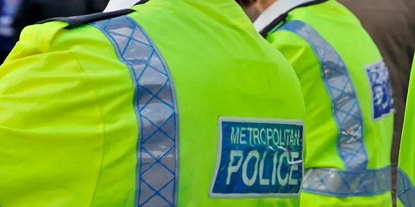 367_met police two backs sideways.jpg